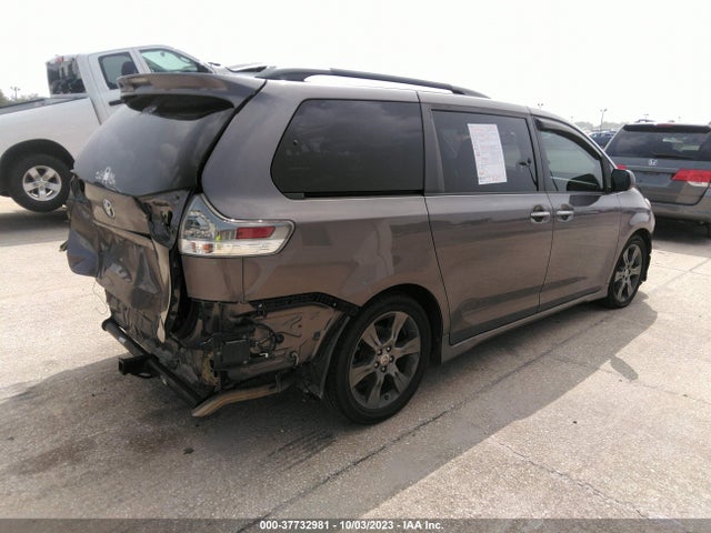 Toyota SIENNA SE 2015 5TDXK3DCXFS597047 Image 4