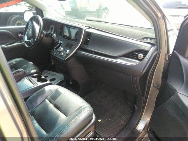 Toyota SIENNA SE 2015 5TDXK3DCXFS597047 Image 5