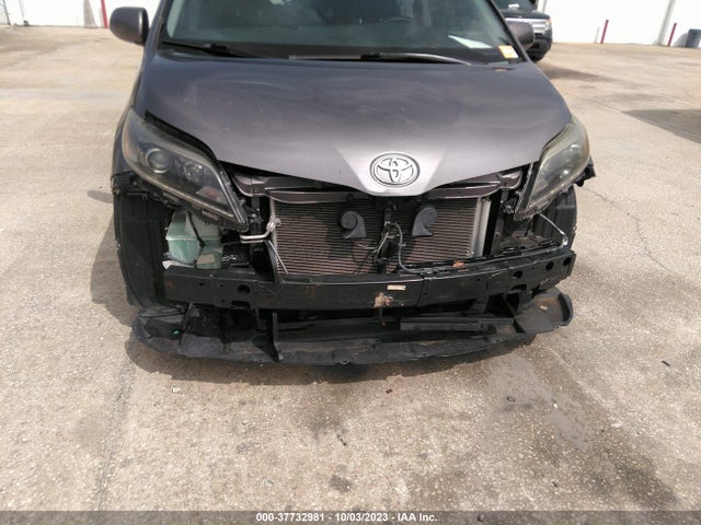 Toyota SIENNA SE 2015 5TDXK3DCXFS597047 Image 6