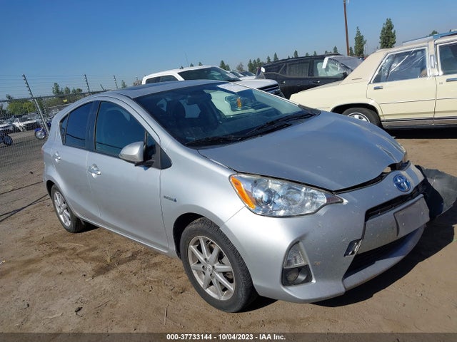 Toyota Prius C One/three/two/four 2014 JTDKDTB37E1075270 Image 13