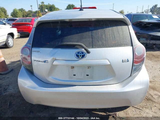 Toyota Prius C One/three/two/four 2014 JTDKDTB37E1075270 Image 16