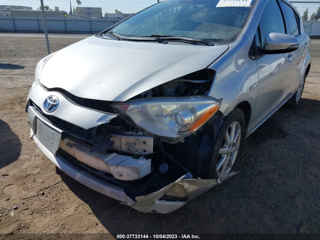 Toyota Prius C One/three/two/four 2014 JTDKDTB37E1075270 Image 6
