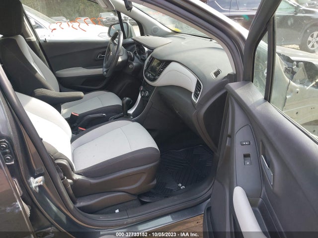 Chevrolet TRAX LS 2019 3GNCJNSB8KL395256 Image 5
