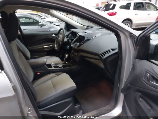 1FMCU9GDXJUA85580 Ford ESCAPE SE