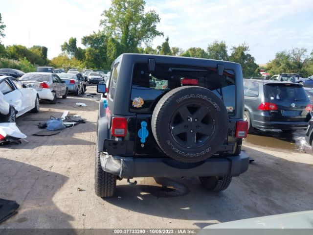 1C4BJWDG1EL108049 Jeep Wrangler Unlimited Sport