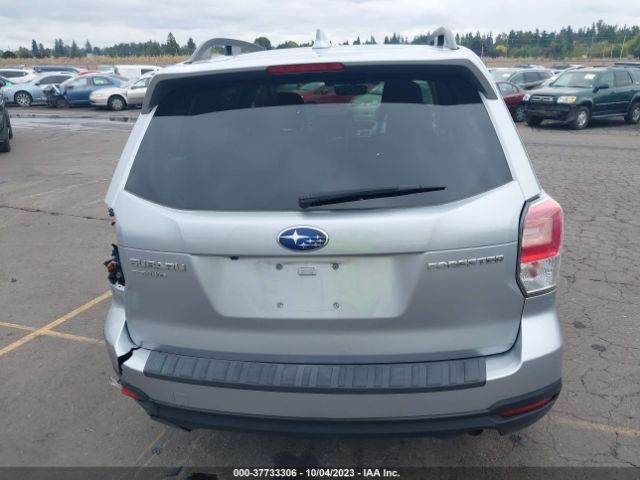 JF2SJAGC2JH552261 Subaru Forester Premium