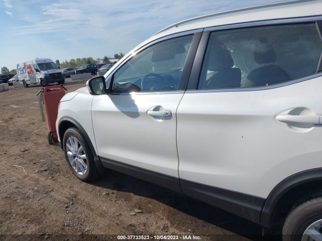 JN1BJ1BW8NW480695 Nissan Rogue Sport Sv
