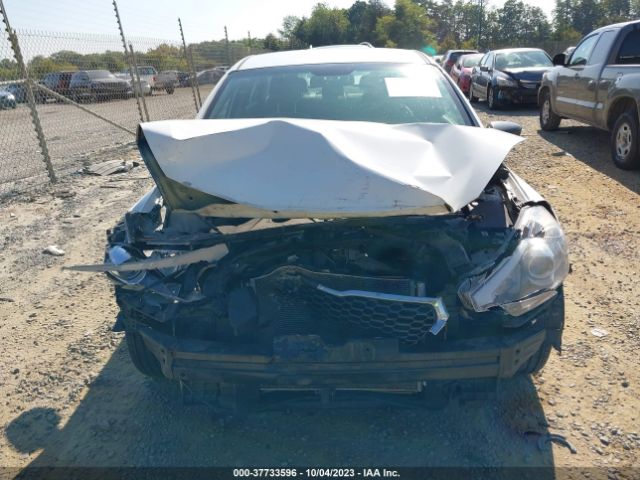 KNAFX4A65E5240880 KIA FORTE LX