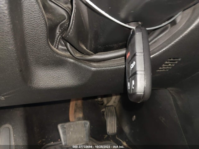Chrysler 200 C 2015 1C3CCCCG3FN519512 Image 11