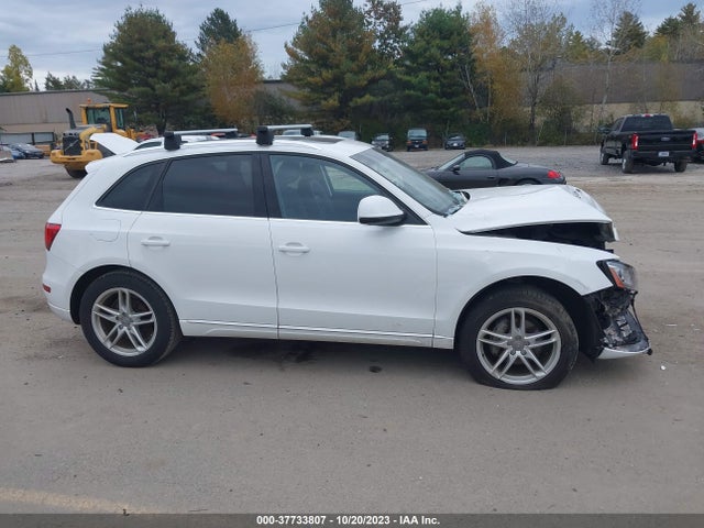 WA1LFAFP1EA005841 Audi Q5 2.0t Premium