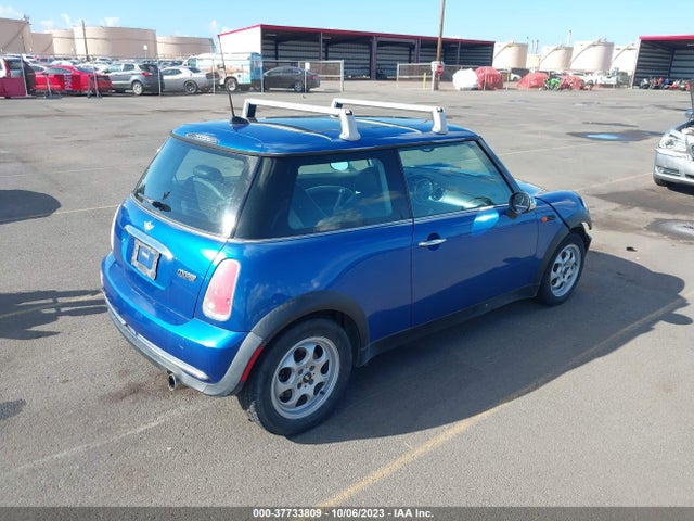 2006 MINI COOPER HARDTOP WMWRC33546TK66827 Photo 3