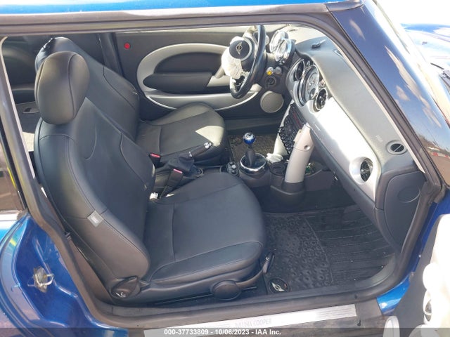 2006 MINI COOPER HARDTOP WMWRC33546TK66827 Photo 4