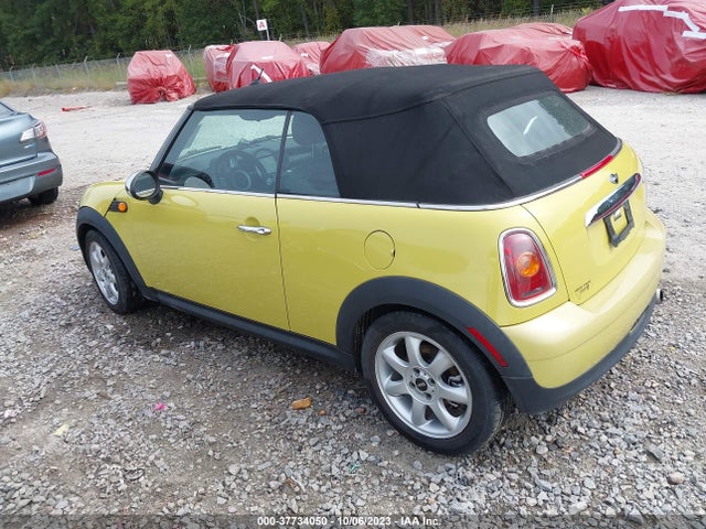 2010 MINI COOPER CONVERTIBLE WMWMR3C53ATU97476 Photo 2