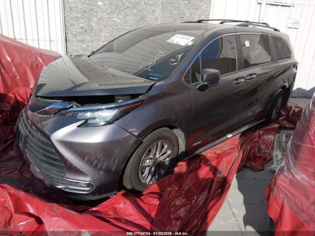 2021 TOYOTA SIENNA 5TDJRKEC1MS017451 Photo 1
