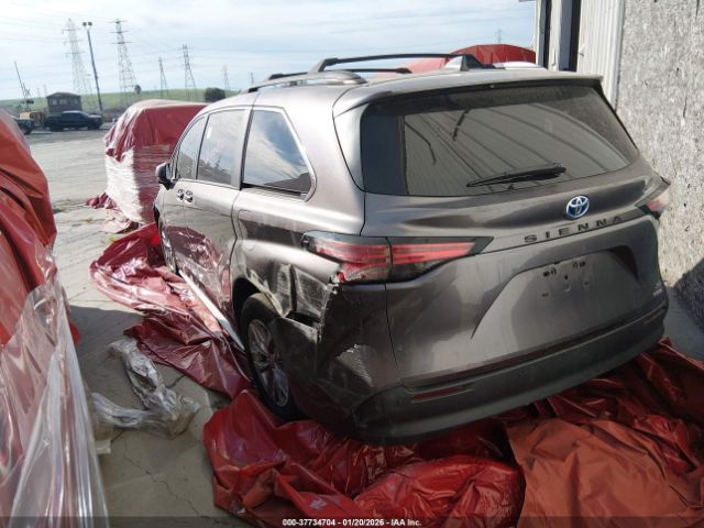 2021 TOYOTA SIENNA 5TDJRKEC1MS017451 Photo 2