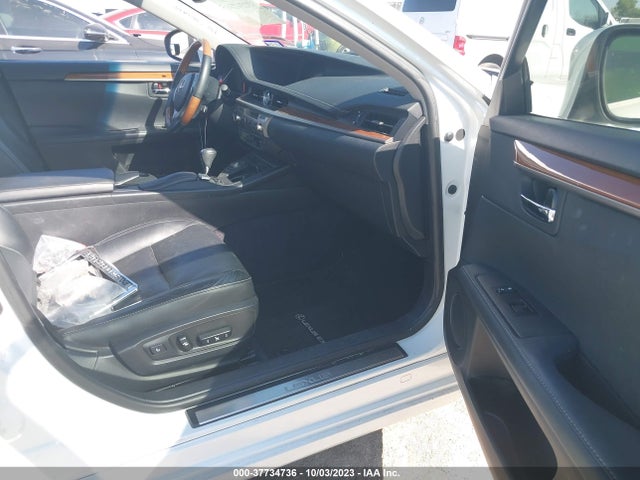 JTHBW1GG8F2084029 Lexus Es 300h Hybrid