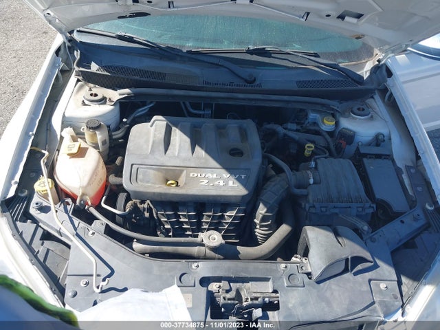 1C3CCBAB7EN142070 Chrysler 200 LX