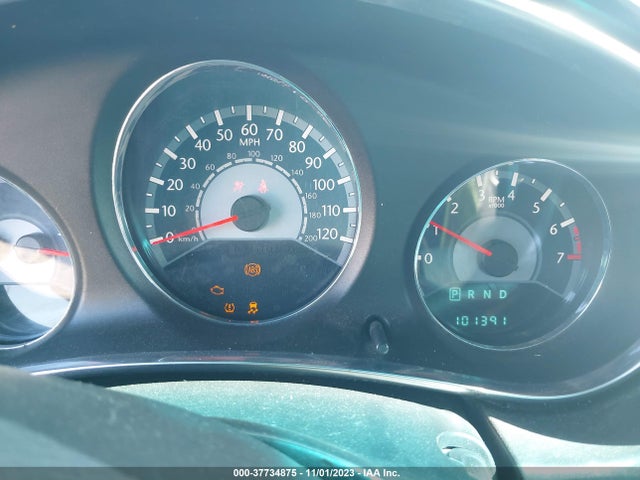 1C3CCBAB7EN142070 Chrysler 200 LX