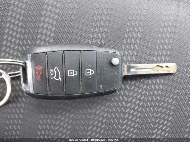 KNDPMCAC4H7131013 KIA Sportage Lx