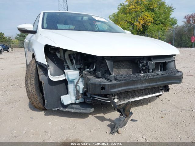 1VWBA7A3XJC025590 Volkswagen Passat 2.0t Se