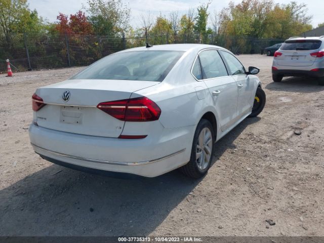 1VWBA7A3XJC025590 Volkswagen Passat 2.0t Se