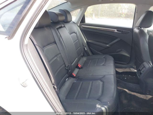 1VWBA7A3XJC025590 Volkswagen Passat 2.0t Se