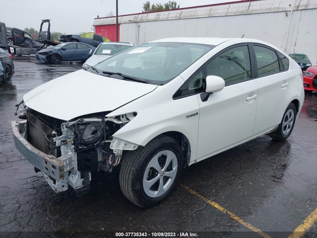 Toyota Prius Four 2015 JTDKN3DU5F0428650 Image 2
