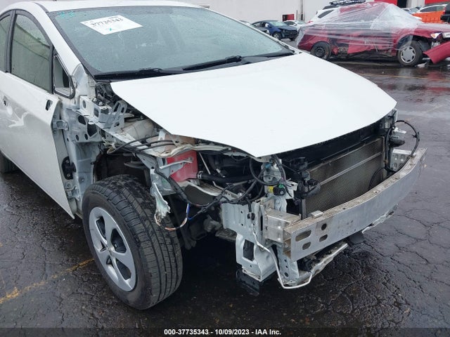 Toyota Prius Four 2015 JTDKN3DU5F0428650 Image 6