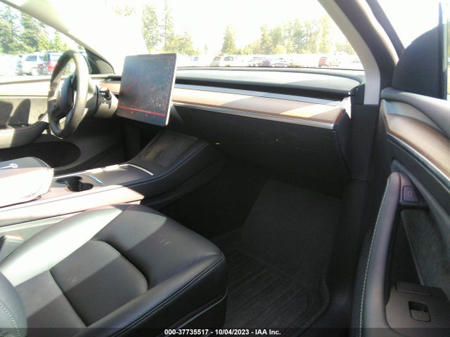 Tesla Model Y Long Range 2022 7SAYGAEE9NF571989 Image 5