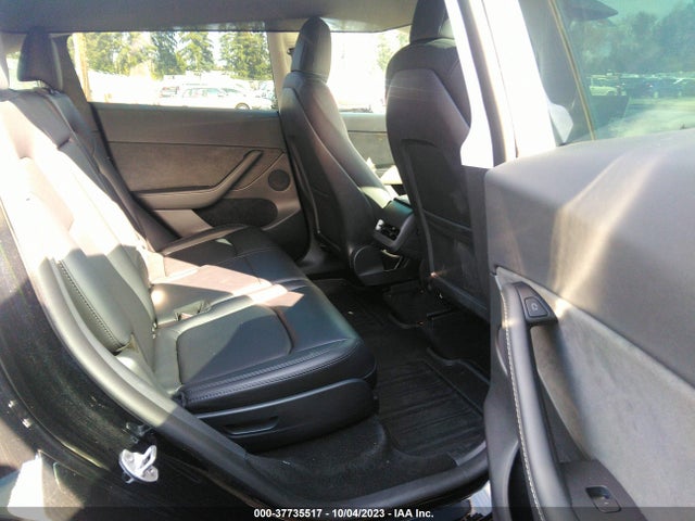 Tesla Model Y Long Range 2022 7SAYGAEE9NF571989 Image 8