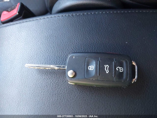 WVGAV7AX7GW610930 Volkswagen TIGUAN S