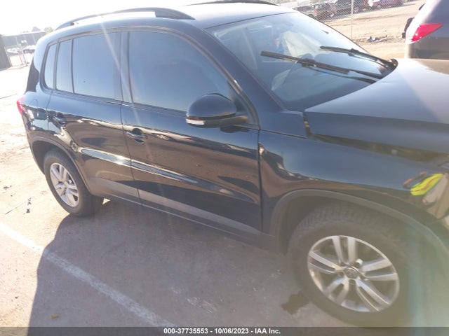 WVGAV7AX7GW610930 Volkswagen TIGUAN S