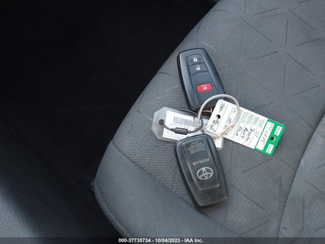 2021 TOYOTA RAV4 XLE VIN: 2T3P1RFV8MW181627