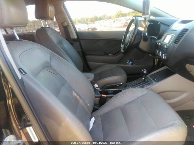 KNAFX5A88E5157032 KIA Forte 5-door Ex