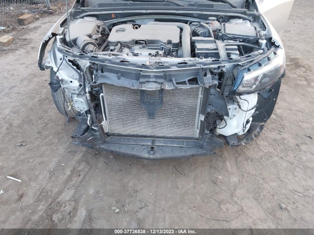 1G1ZE5STXGF284010 Chevrolet MALIBU LT