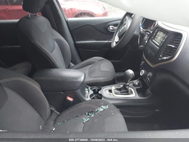 1C4PJMCS0FW577567 Jeep Cherokee Latitude