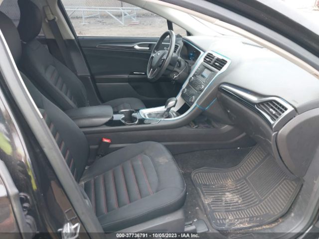 1FA6P0HD0F5115678 Ford FUSION SE