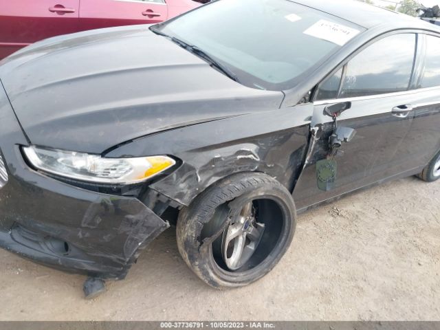 1FA6P0HD0F5115678 Ford FUSION SE
