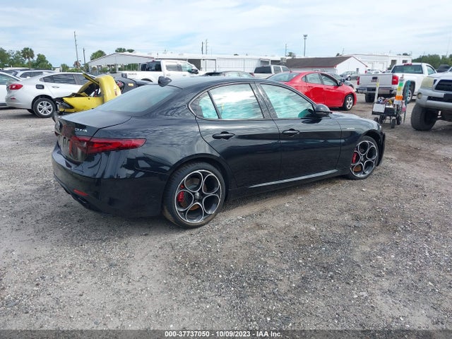 ZARFAMBN3P7669863 Alfa Romeo Giulia Veloce Rwd