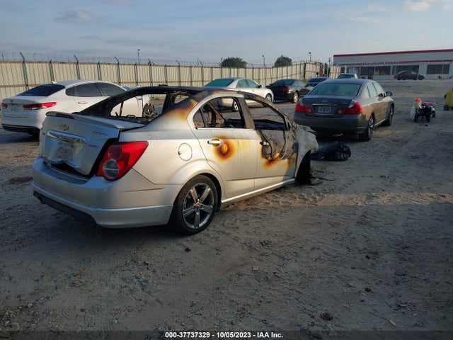 Chevrolet Sonic Rs 2015 1G1JG5SB1F4173144 Image 4