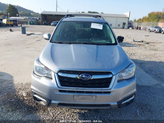 JF2SJAJC1JH487881 Subaru Forester Limited