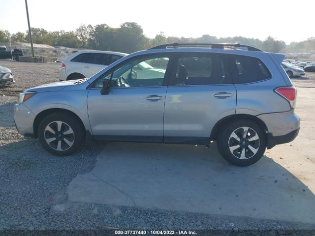 JF2SJAJC1JH487881 Subaru Forester Limited