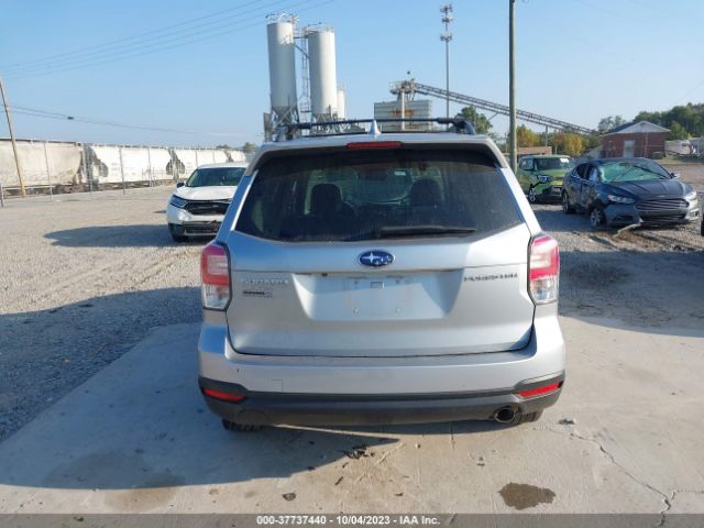 JF2SJAJC1JH487881 Subaru Forester Limited