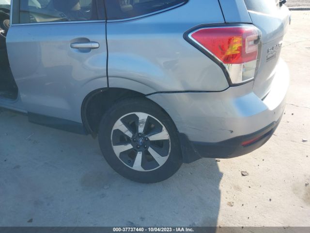 JF2SJAJC1JH487881 Subaru Forester Limited