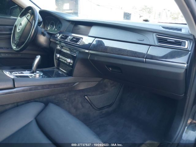 2011 BMW 740I WBAKA4C5XBC392374 Photo 4