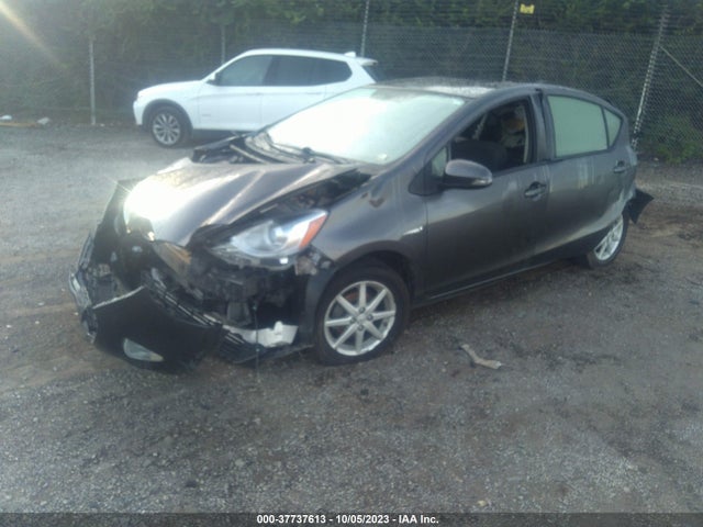 2015 TOYOTA PRIUS C THREE VIN: JTDKDTB3XF1582052