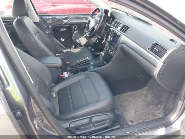1VWDT7A31HC064677 Volkswagen Passat R-line W/comfort Pkg