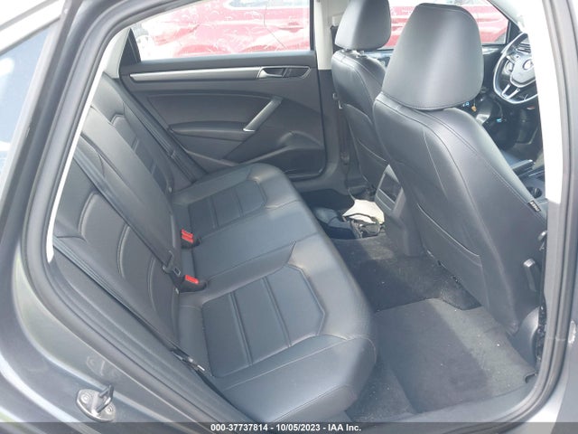 1VWDT7A31HC064677 Volkswagen Passat R-line W/comfort Pkg