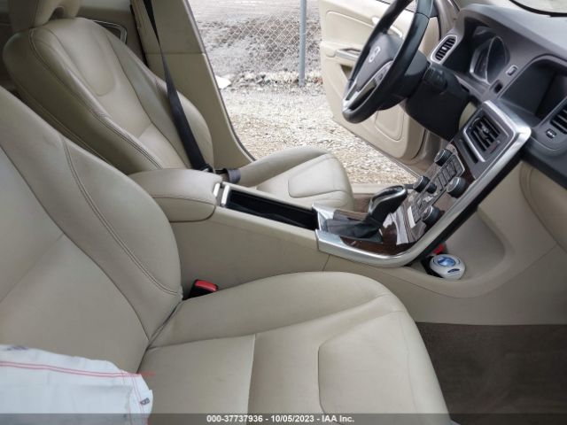 YV126MFD2F1307983 Volvo S60 T5 Platinum