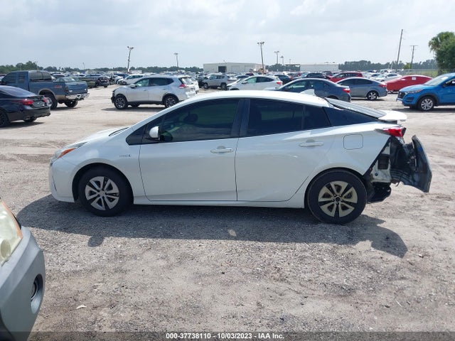 Toyota Prius Four 2016 JTDKARFU1G3015216 Image 15
